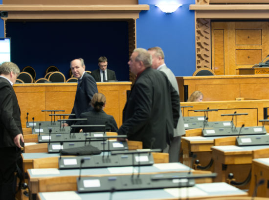 Täiskogu istung 11. september 2014 (kaitseministri poliitiline avaldus)